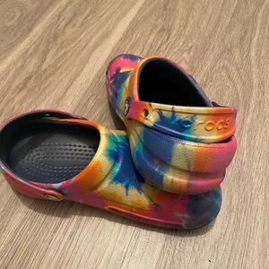 Size 8 (W) rainbow multi color crocs